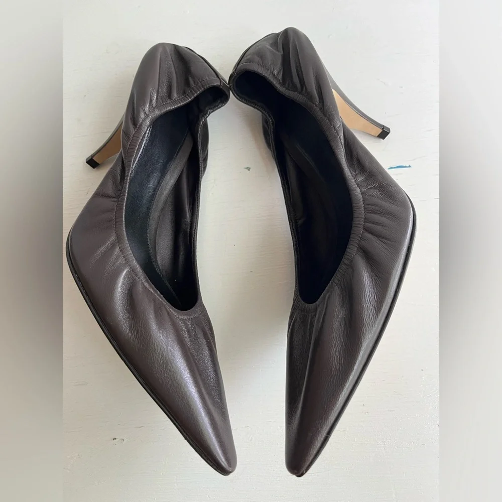 THE ROW Liisa Pointed Toe Pump - Laquer Brown 38 - Picture 5 of 15